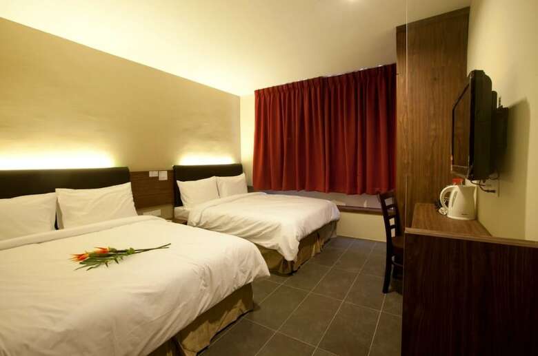 Hotel Ciq, Lumba Kuda