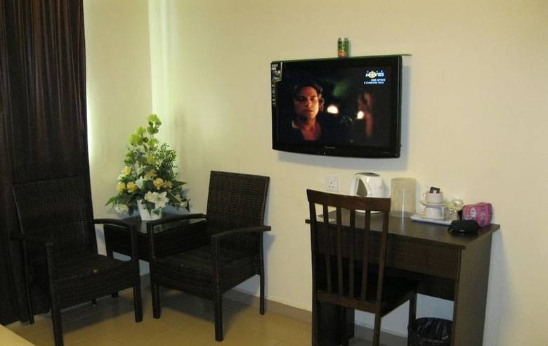 Hotel Ciq, Lumba Kuda