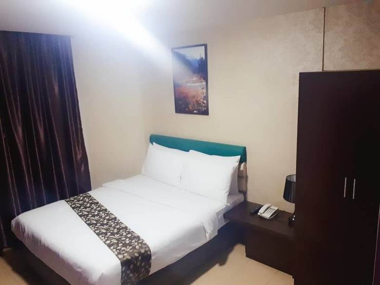 Hotel Ciq, Lumba Kuda