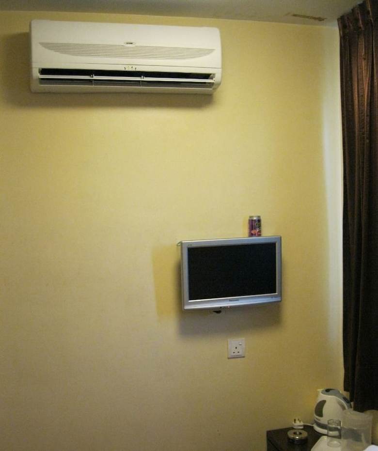 Hotel Ciq, Lumba Kuda