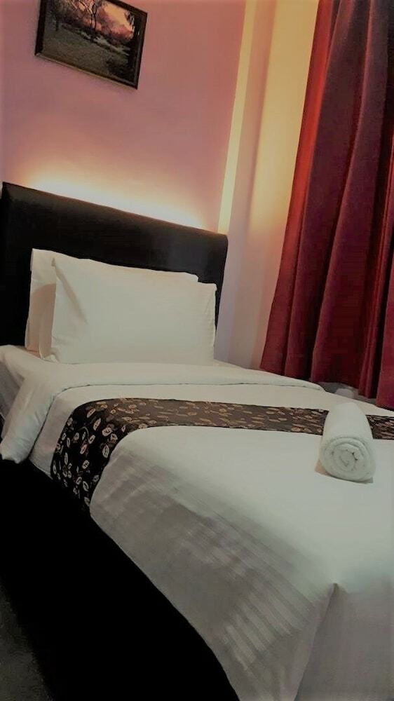 Hotel Ciq, Lumba Kuda