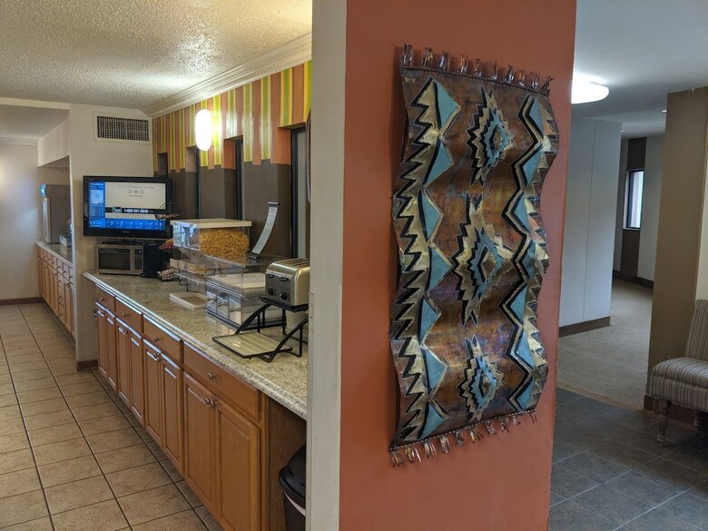 Hotel Western Inn And Suites