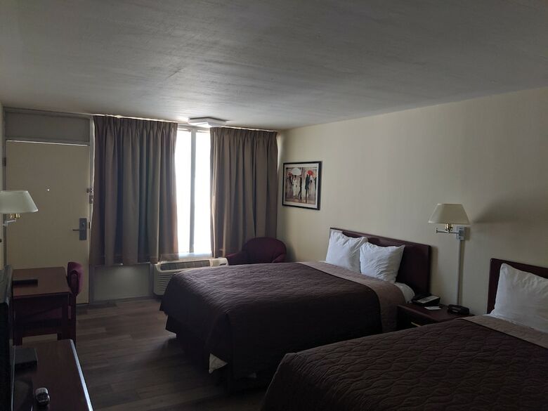 Hotel Western Inn And Suites