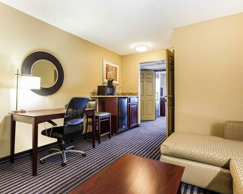 Hotel Comfort Inn & Suites Ballpark Area