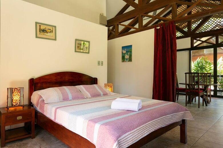 Hotel Kenaki Lodge
