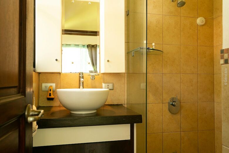 Hotel Kenaki Lodge