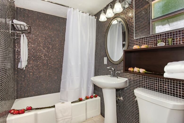 Ocean Beach Palace Hotel And Suites
