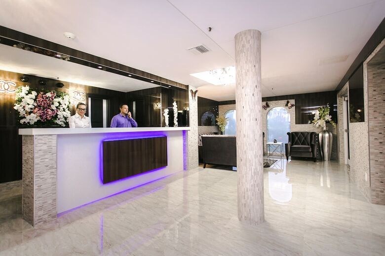 Ocean Beach Palace Hotel And Suites