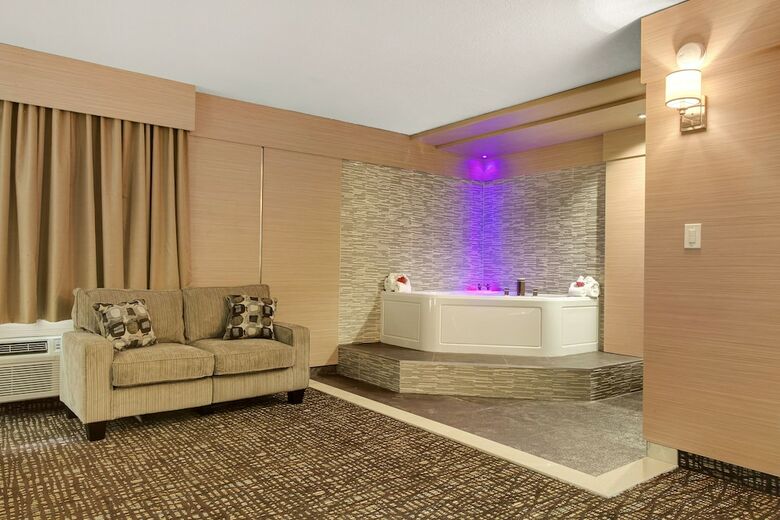 Ocean Beach Palace Hotel And Suites