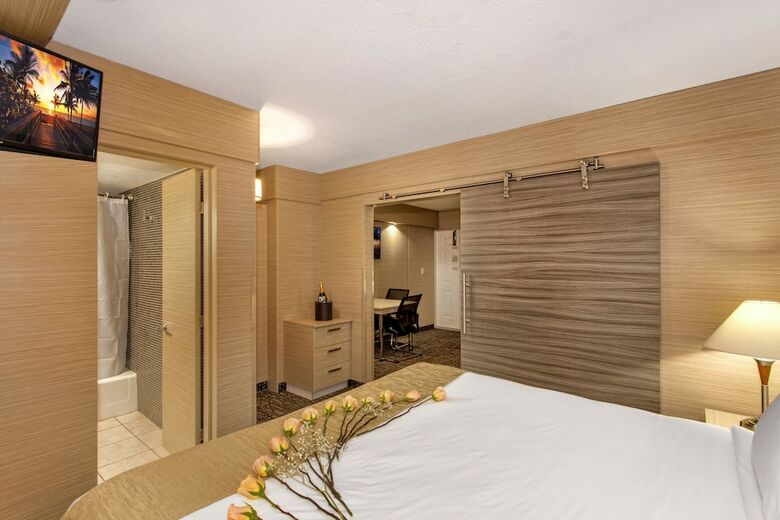 Ocean Beach Palace Hotel And Suites