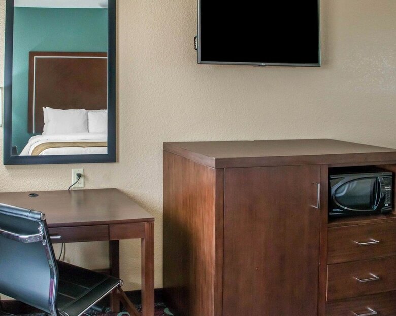 Hotel Comfort Inn & Suites