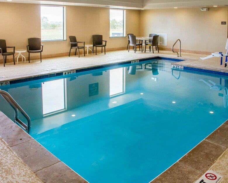 Hotel Comfort Inn & Suites