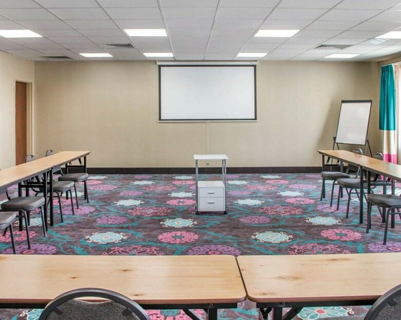 Hotel Comfort Inn & Suites