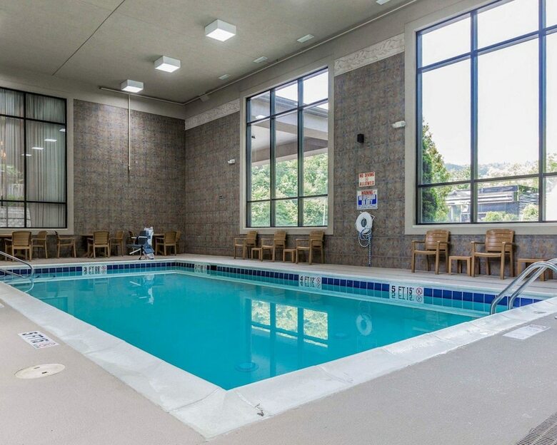 Hotel Comfort Suites Boone - University Area