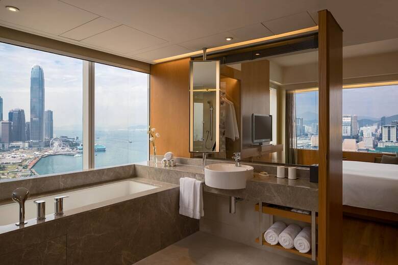 Renaissance Hong Kong Harbour View Hotel