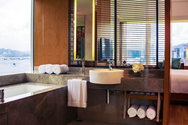 Renaissance Hong Kong Harbour View Hotel