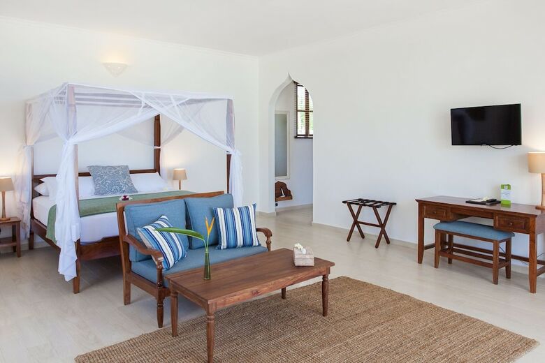 Hotel Kisiwa On The Beach