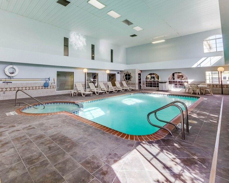 Hotel Quality Inn & Suites