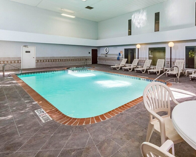 Hotel Quality Inn & Suites