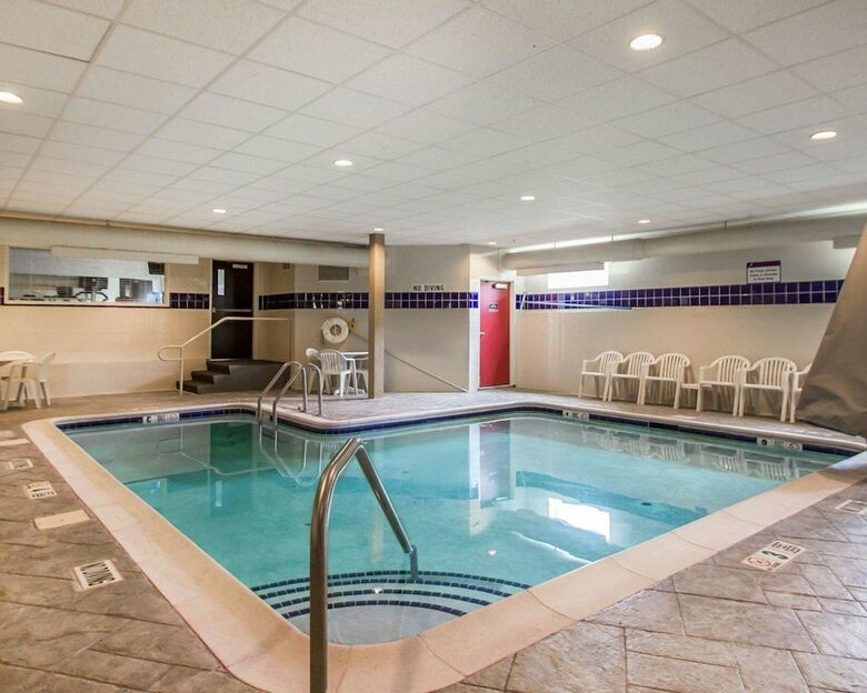 Hotel Sleep Inn & Suites