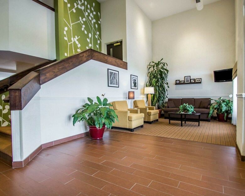 Hotel Sleep Inn & Suites