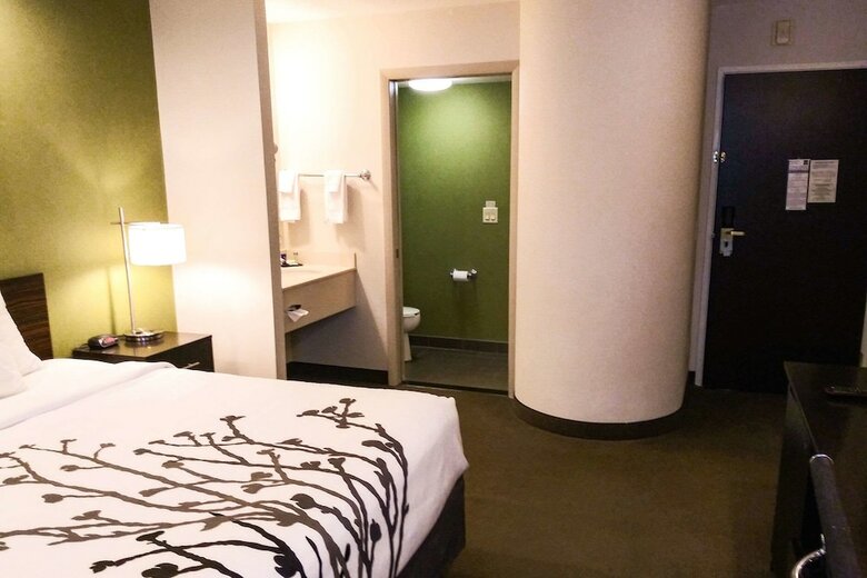 Hotel Sleep Inn & Suites