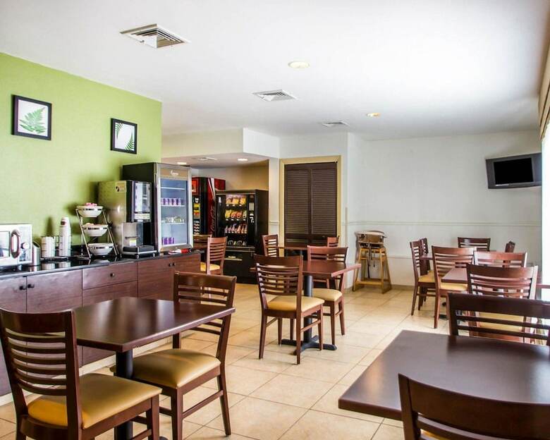 Hotel Sleep Inn & Suites