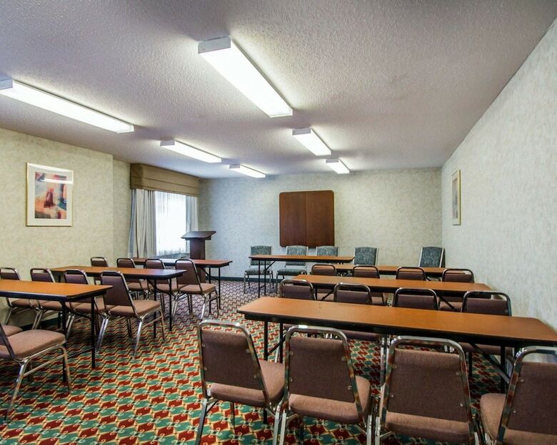 Hotel Sleep Inn & Suites