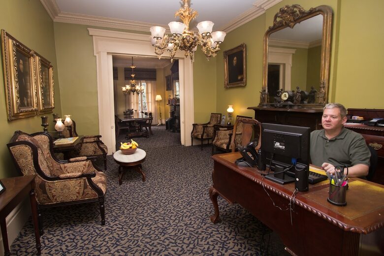 Hotel Lamothe House