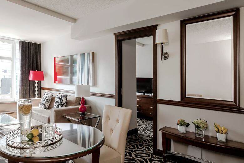 Hotel Le Saint Sulpice