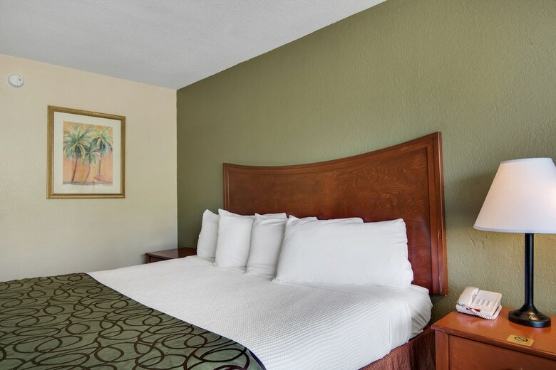 Hotel Ocean Breeze By The Sea