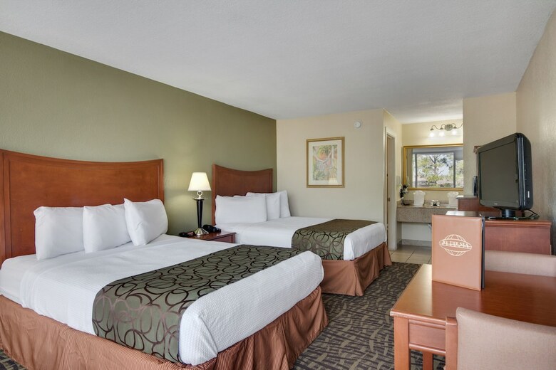 Hotel Ocean Breeze By The Sea