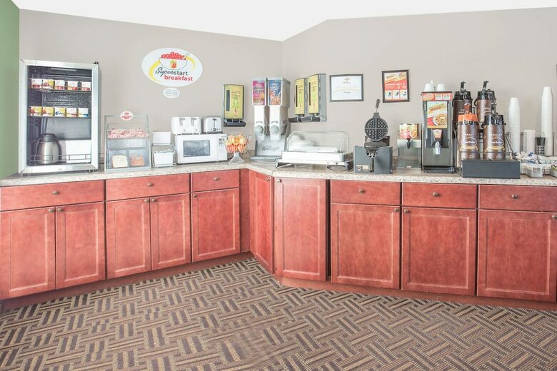 Hotel Super 8 By Wyndham Beaver Dam