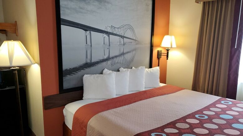 Motel Super 8 By Wyndham Waverly