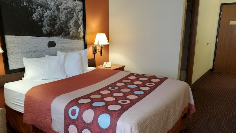 Motel Super 8 By Wyndham Waverly
