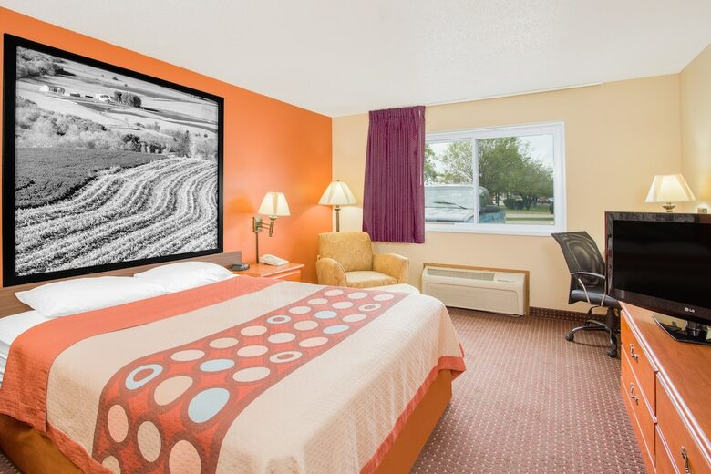 Motel Super 8 By Wyndham Waverly
