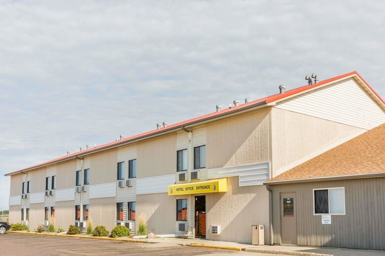 Hotel Super 8 By Wyndham Luverne