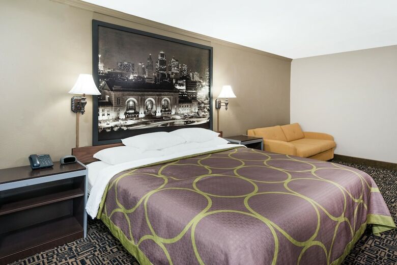 Hotel Super 8 By Wyndham Warrensburg