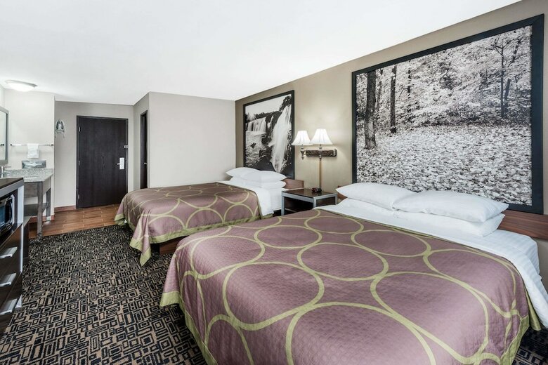 Hotel Super 8 By Wyndham Warrensburg
