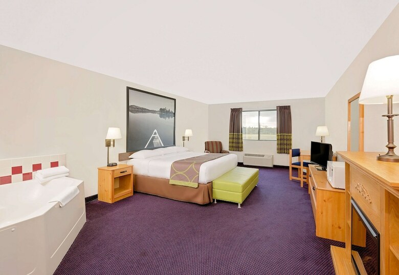 Hotel Super 8 By Wyndham St. James