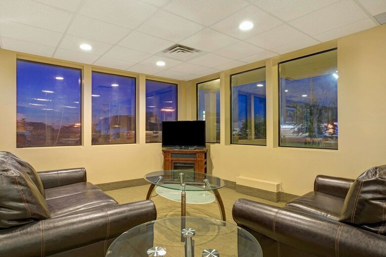 Motel Super 8 By Wyndham Melrose