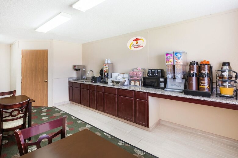 Hotel Super 8 By Wyndham Jefferson