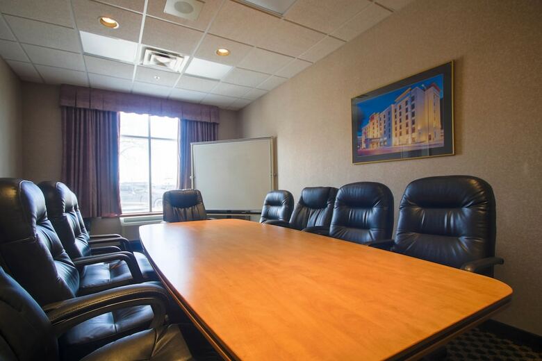 Hotel Humphry Inn & Suites