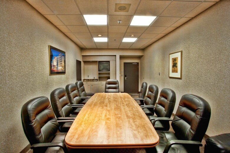 Hotel Humphry Inn & Suites