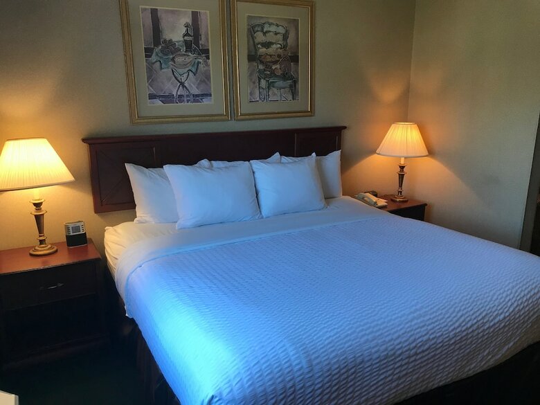 Clarion Hotel - Downtown - University Area