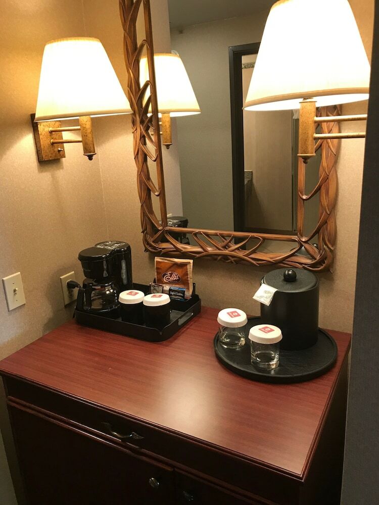 Clarion Hotel - Downtown - University Area