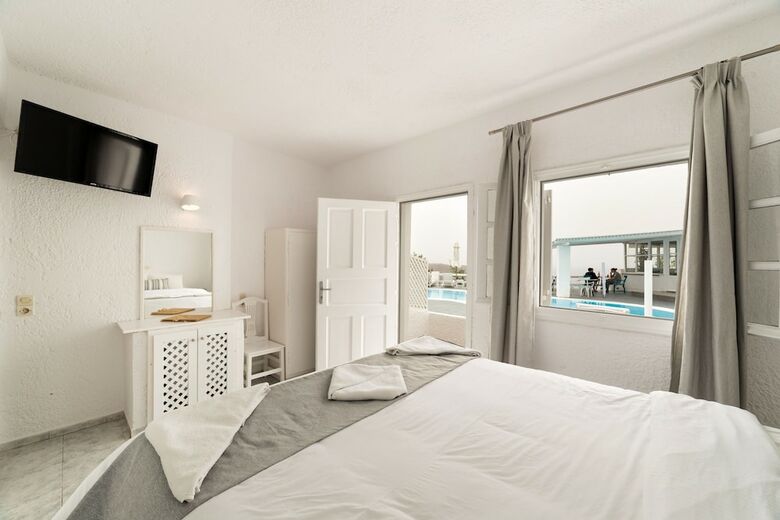 Hotel Artemis Suites