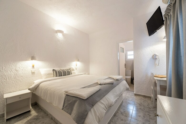 Hotel Artemis Suites