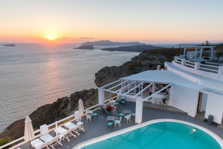Hotel Artemis Suites