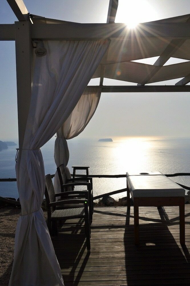 Hotel Artemis Suites